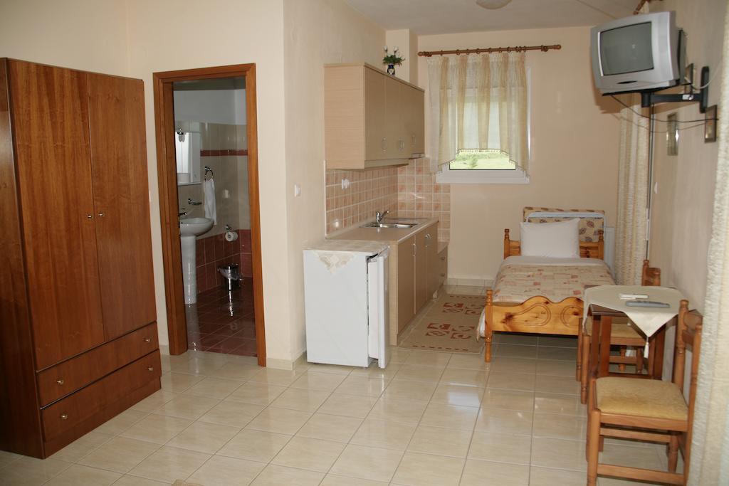 Elanthi Hostel Kastoria Habitación foto